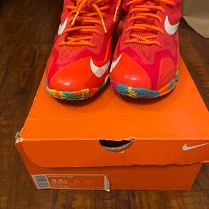 used nike labrown X1 5.5Y girls preowned